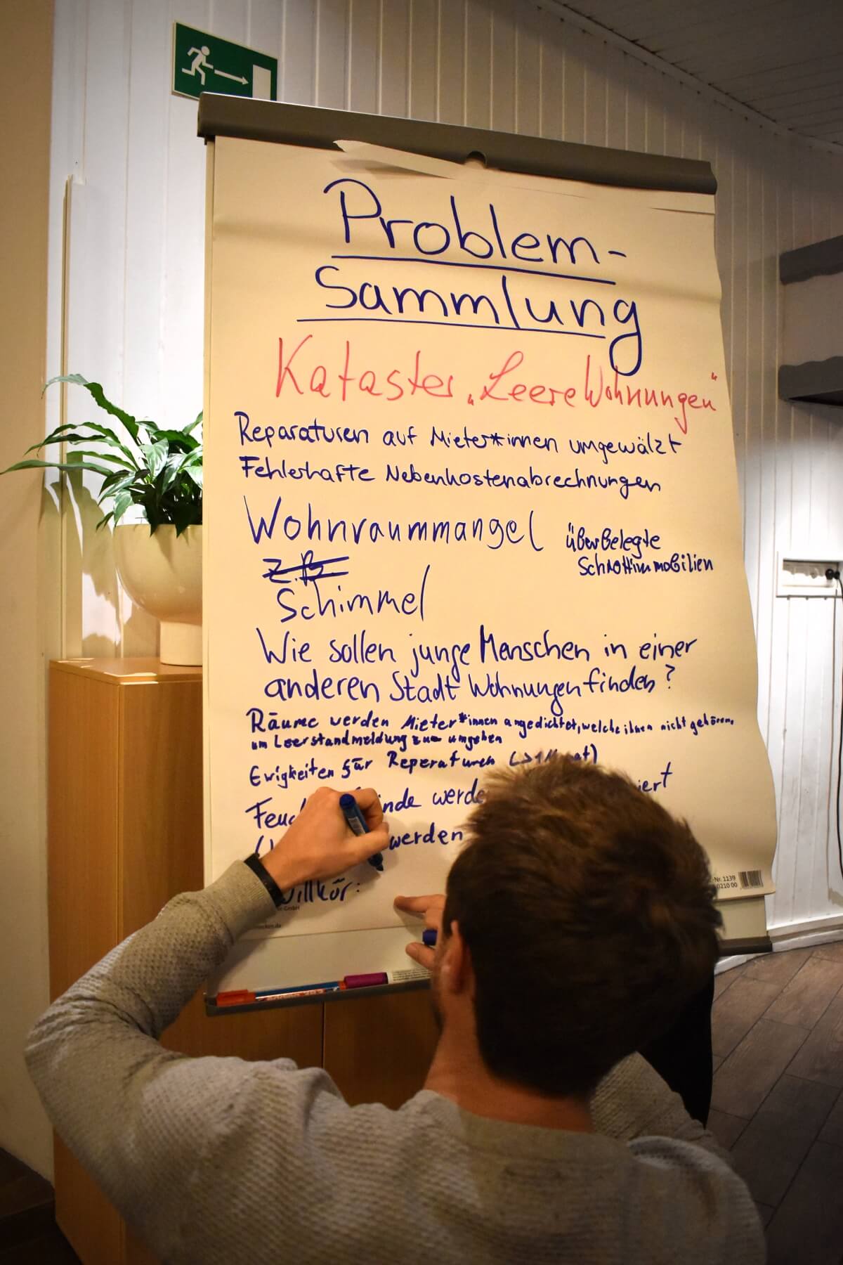 Flipchart mit Lösungsmöglichkeiten.