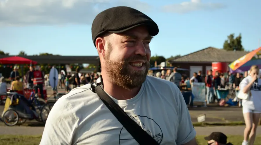 Björn Thoroe auf dem Festival am Kleinen Strand auf dem MFG-5-Gelände.